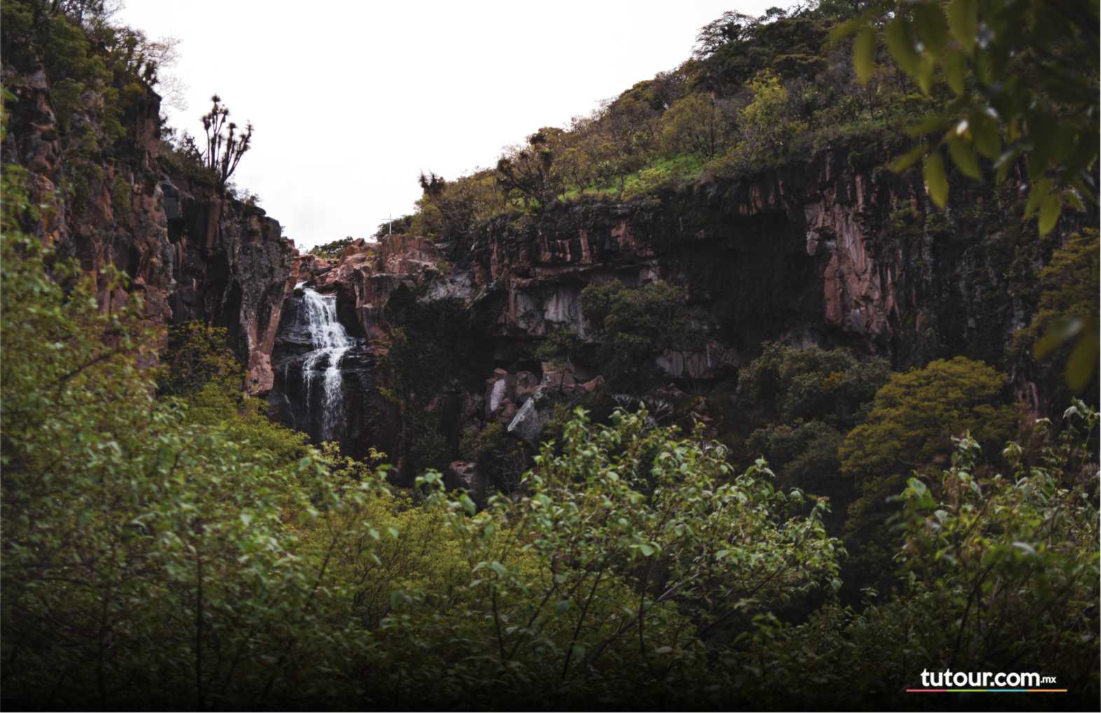 CASCADA DEL GARRUÑO  - CALVILL