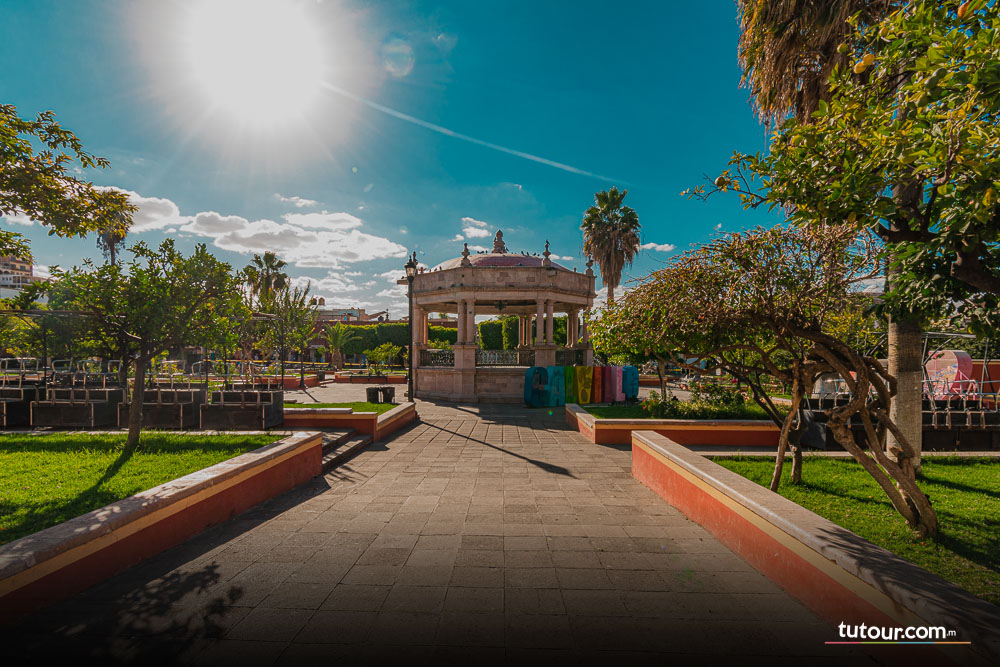 PLAZA PRINCIPAL- CALVILLO - AG